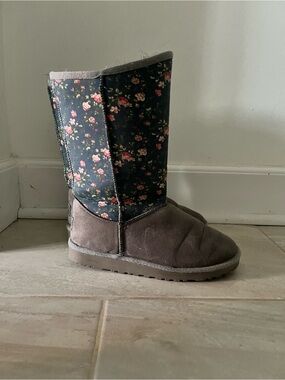Floral Tall Winter Boot in Brown and Navy